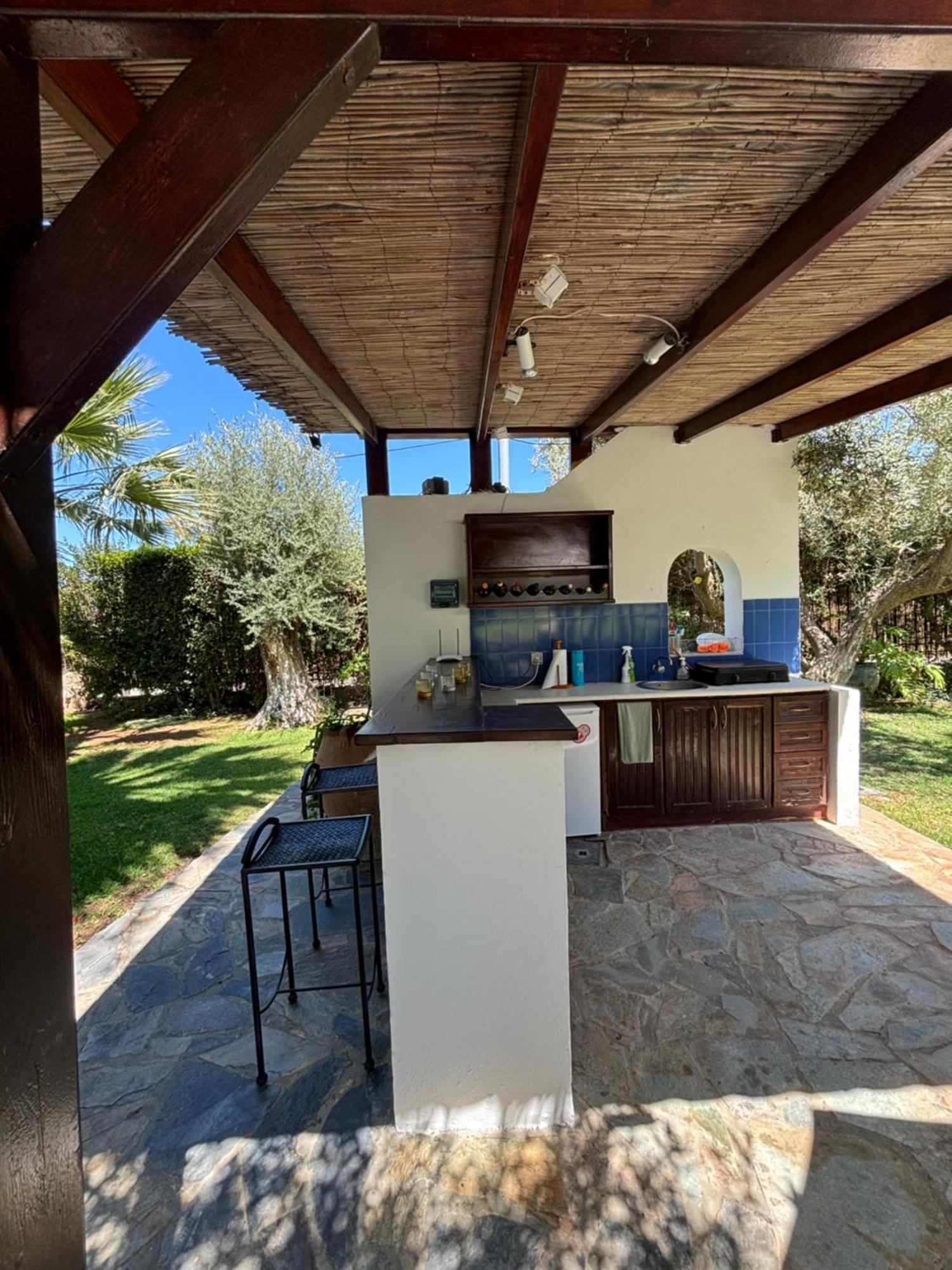 Country House With Pool And Big Garden Oropos Exterior foto